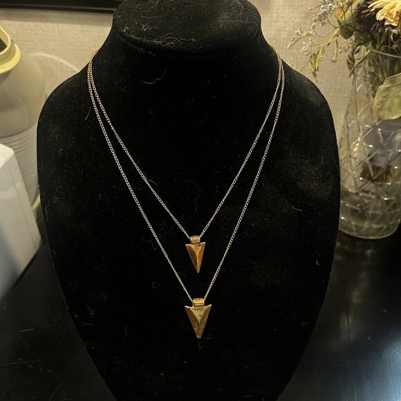 Twin arrowhead Necklace - Picture 1 of 2